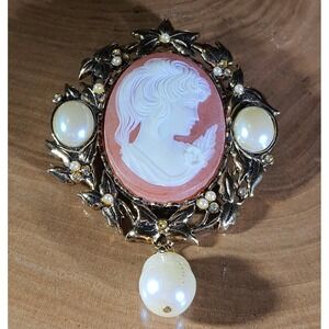 Kenneth Jay Lane For Avon Resin Cameo & Faux Pearl Dangle Brooch Pendant Signed
